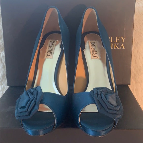 Badgley Mischka Frank Aqua Blue Satin heel rosette formal event US 9 - Picture 2 of 8